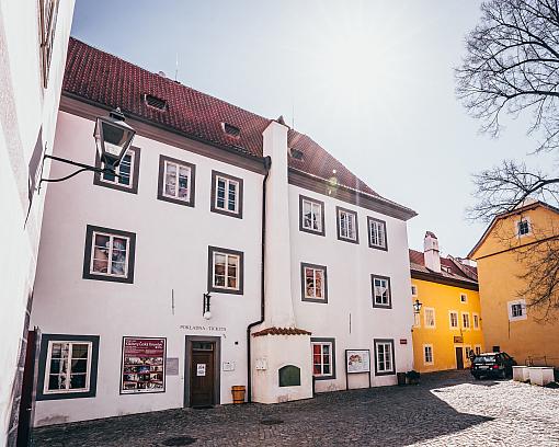 Klášterní muzeum a kostel v Klášterech Český Krumlov